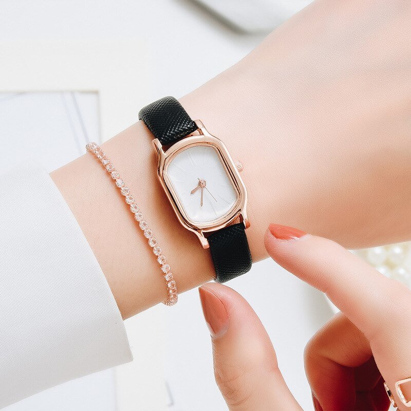 Oval Dial Retro Watches - Fashionista Finesse