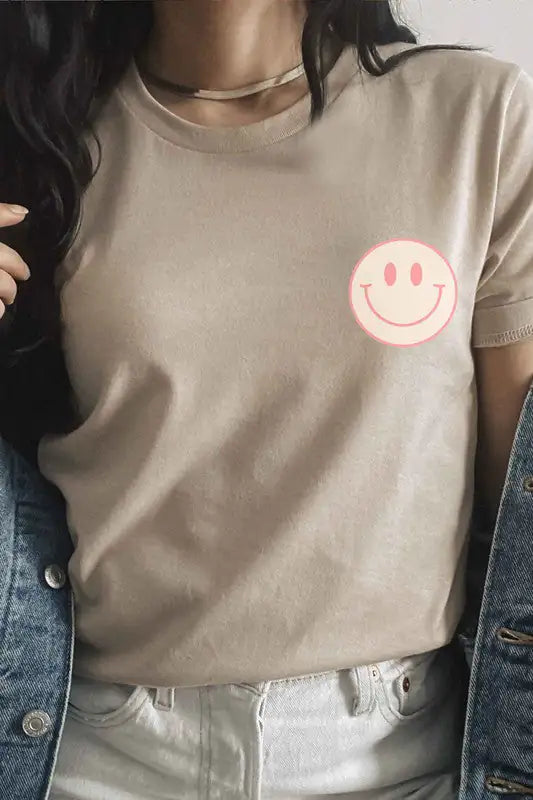 PLUS SIZE POCKET BRIDE HAPPY FACE GRAPHIC TEE