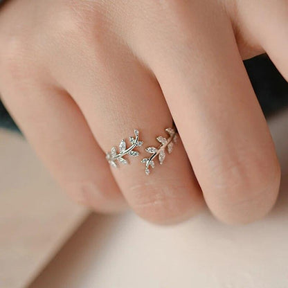 Silver Delicate Leaf Ring - Fashionista Finesse